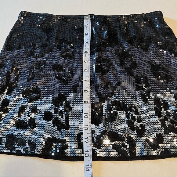 Express Women Size XS Black Grey Gray Sequin Leopard Cheetah Skirt Party Holiday - Picture 3 of 7